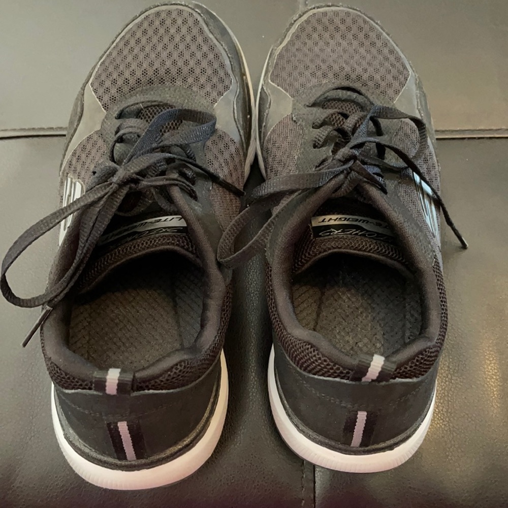 Used Women’s Skechers